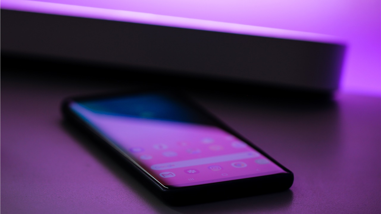 Πρωτόγνωρη αύξηση της χρήσης δεδομένων το 2020 - Οι κινητές επικοινωνίες...