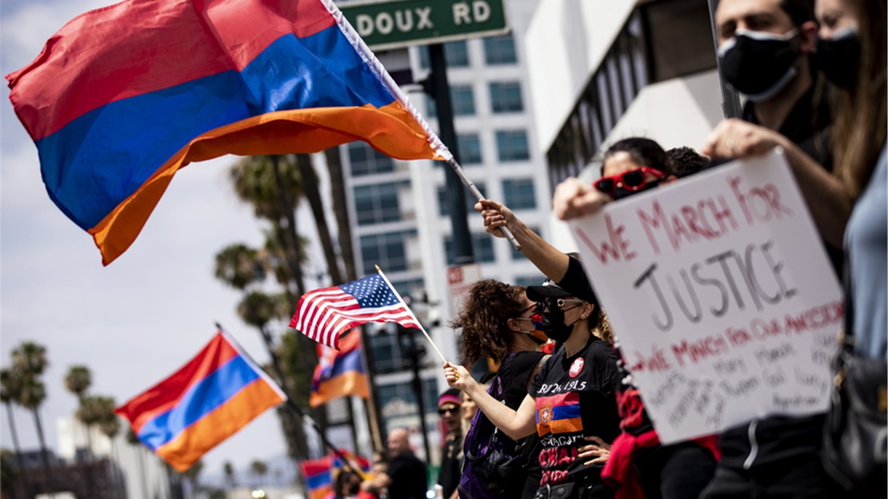 «Πολύ ισχυρό βήμα προς την ιστορική αλήθεια» η αναγνώριση από...