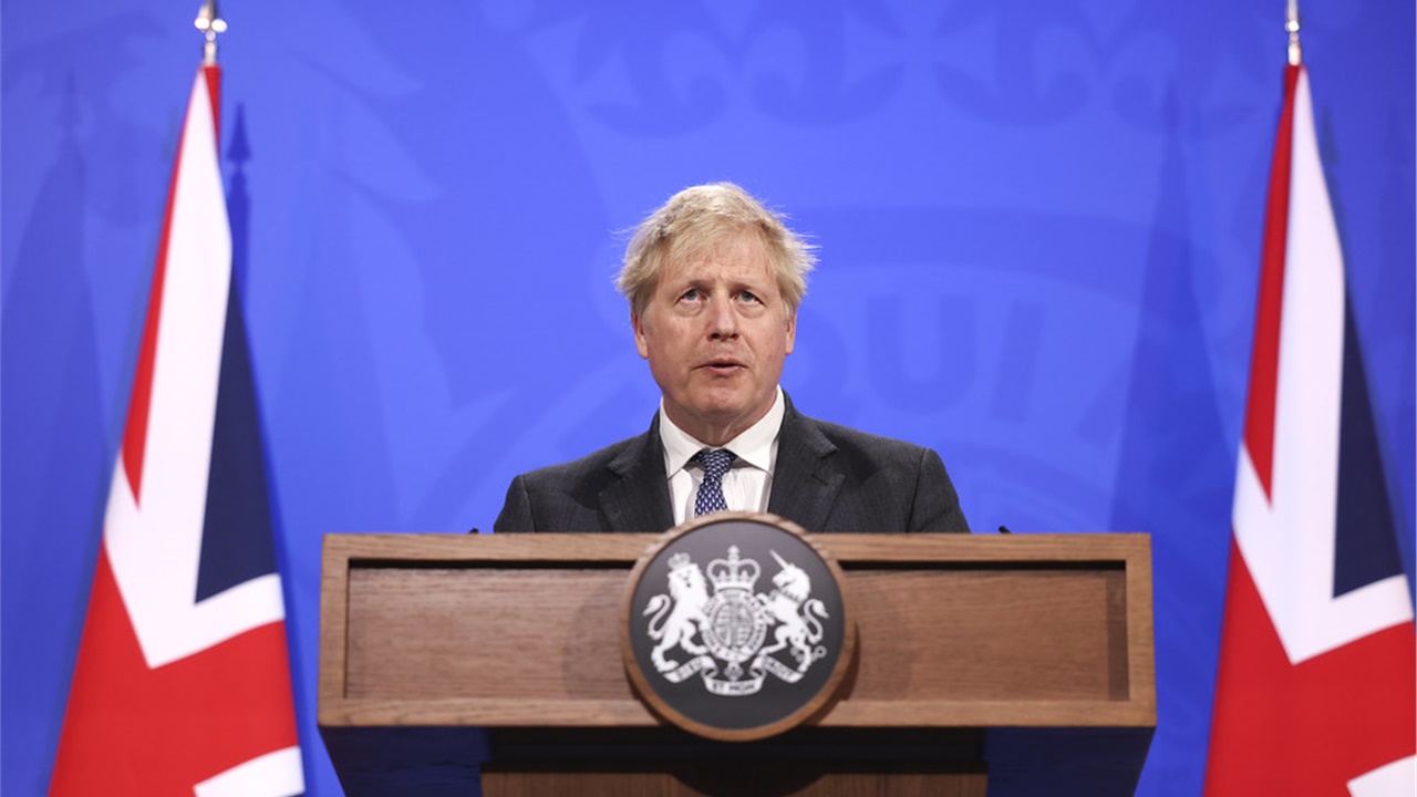 Ο Τζόνσον χαιρετίζει την ψήφιση της εμπορικής συμφωνίας από το...