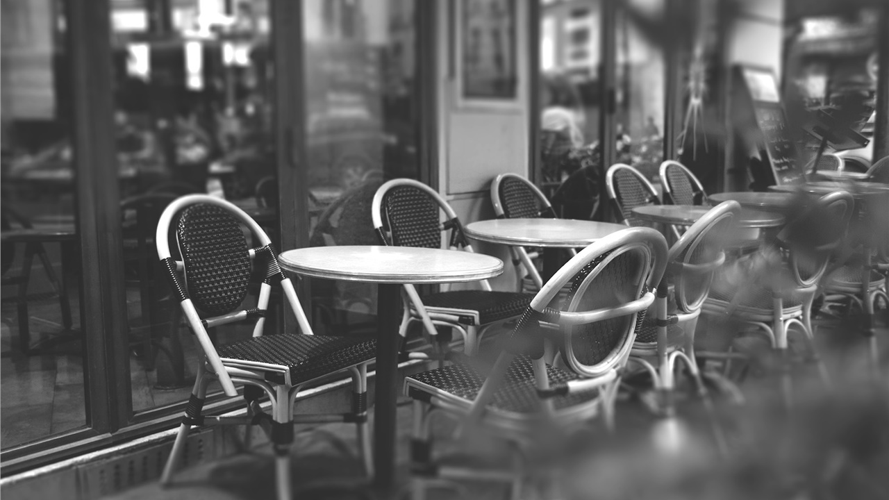 Ανοιχτή η εστίαση από σήμερα, χωρίς μουσική, με τραπεζοκαθίσματα...