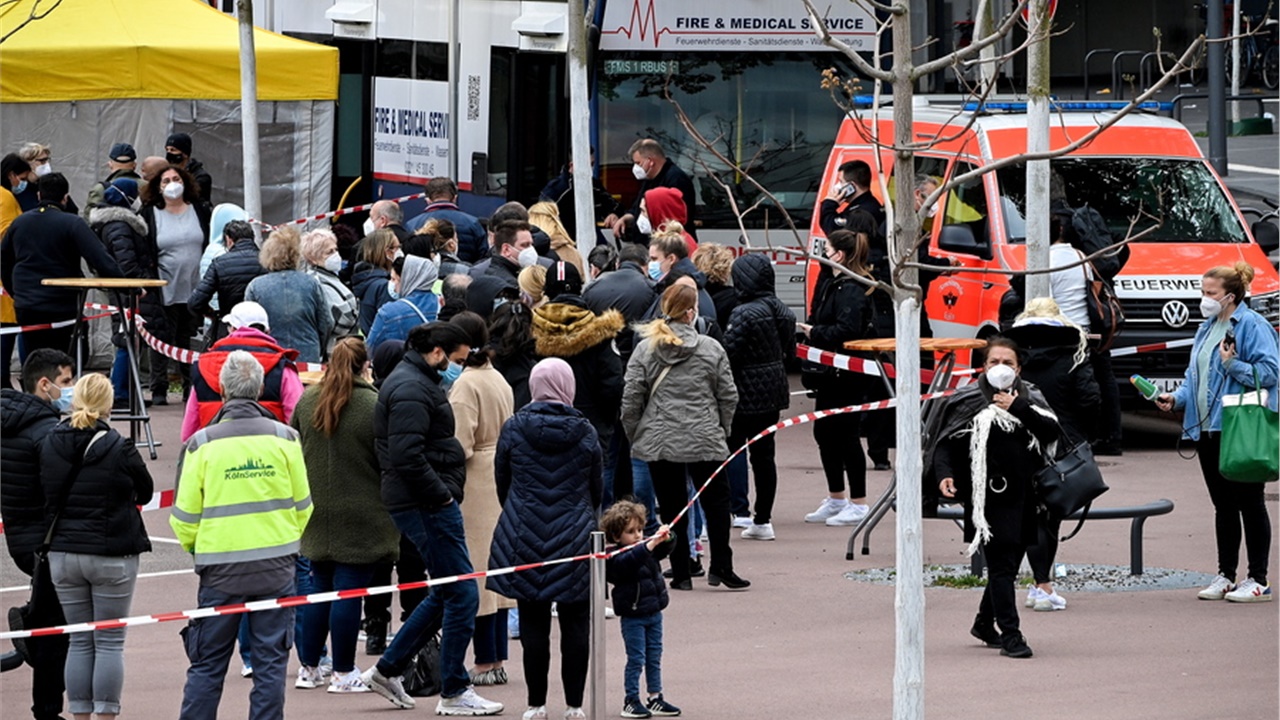 Covid-19: Περισσότερες ελευθερίες για εμβολιασμένους και πρώην...