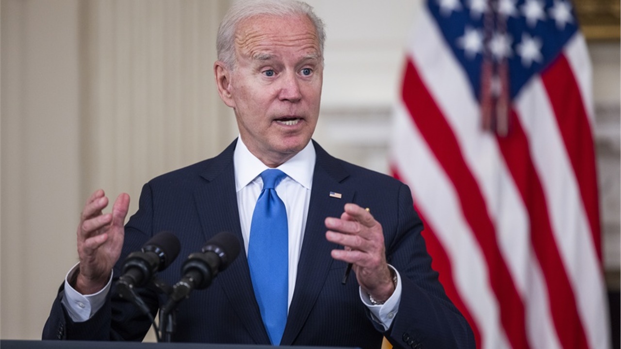 Υπέρ της άρσης των πατεντών για τα εμβόλια τάσσεται ο πρόεδρος...