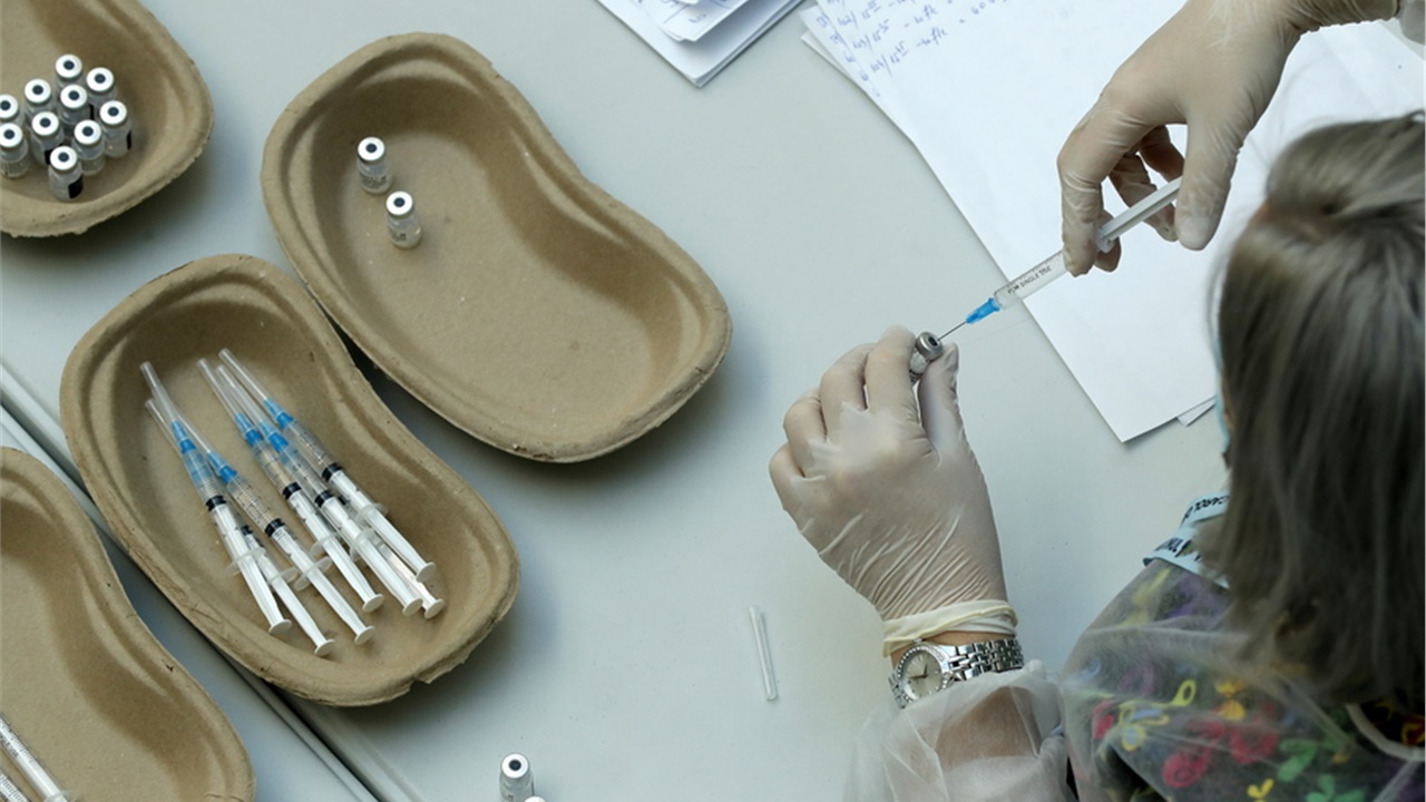 Ιταλία: Μία 23χρονη έλαβε κατά λάθος έξι δόσεις του εμβολίου...