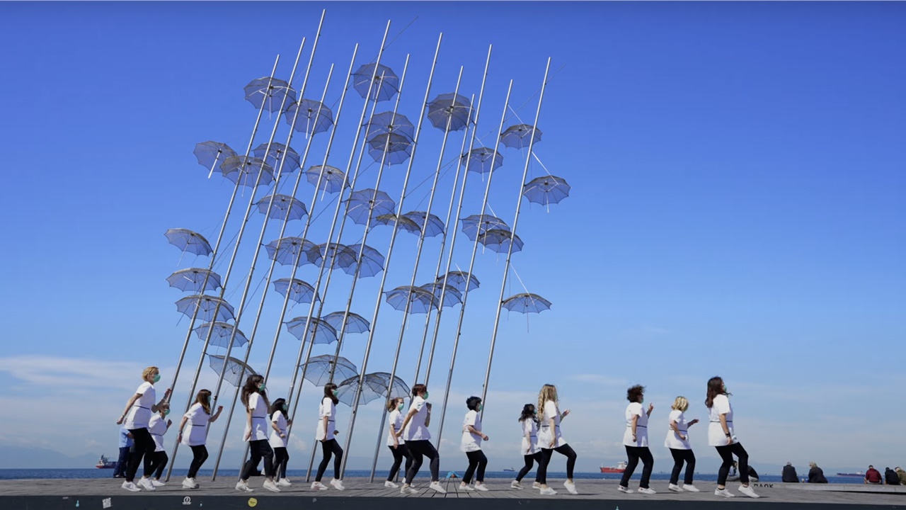 «Χορεύουμε για τη ζωή, χορεύουμε για την ελευθερία» - Φαρμακοποιοί...