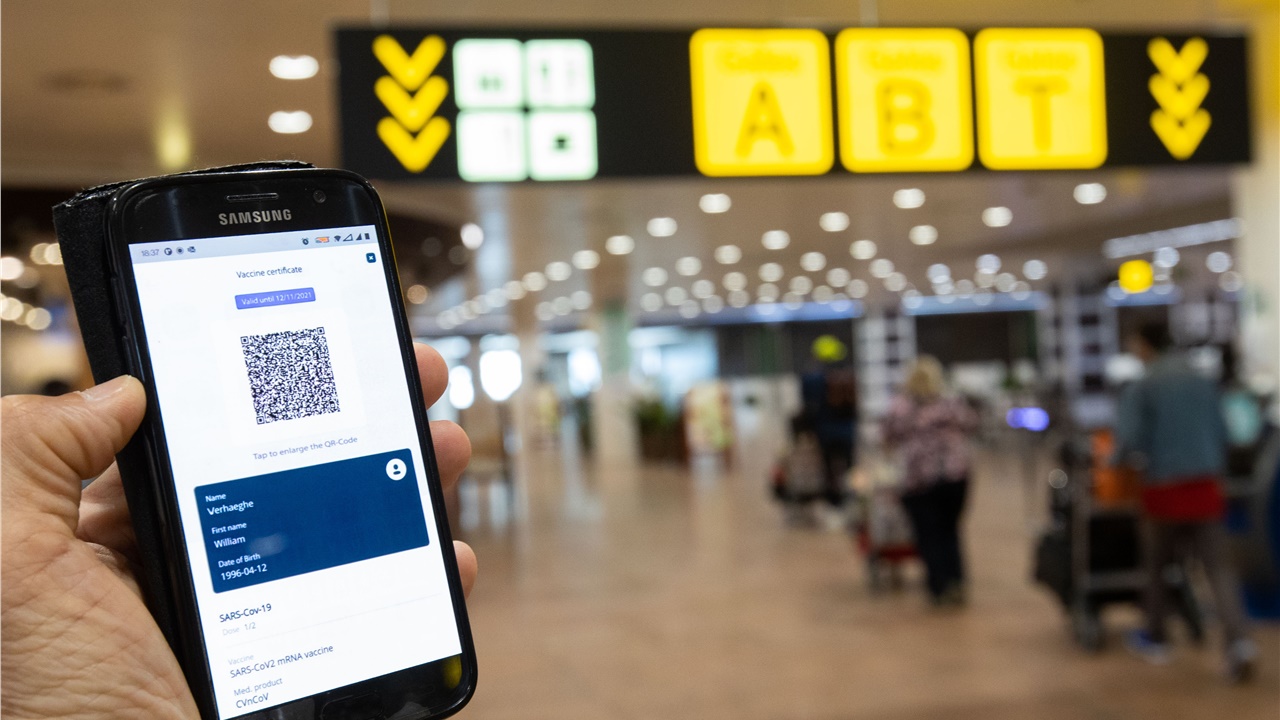 Το Ευρωπαϊκό Κοινοβούλιο υιοθέτησε με συντριπτική πλειοψηφία...