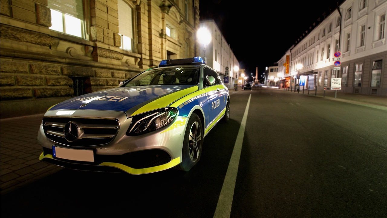 Δύο νεκροί σε περιστατικό με πυρά σε γερμανική πόλη, διαφεύγει...