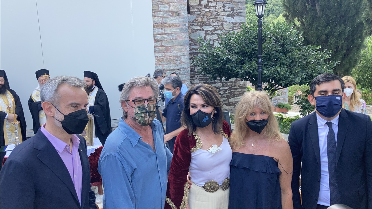 Σκιάθος: Η ιστορία της πρώτης ελληνικής σημαίας του 1807 «ζωντάνεψε» μέσα από εικαστική έκθεση για τα 200 χρόνια από την Ελληνική Επανάσταση