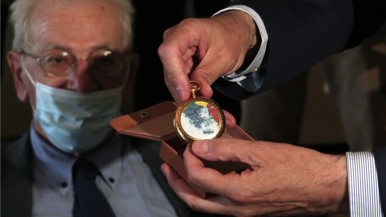 Το χρυσό ρολόι του Ελευθέριου Βενιζέλου δώρισε στη Βουλή των...