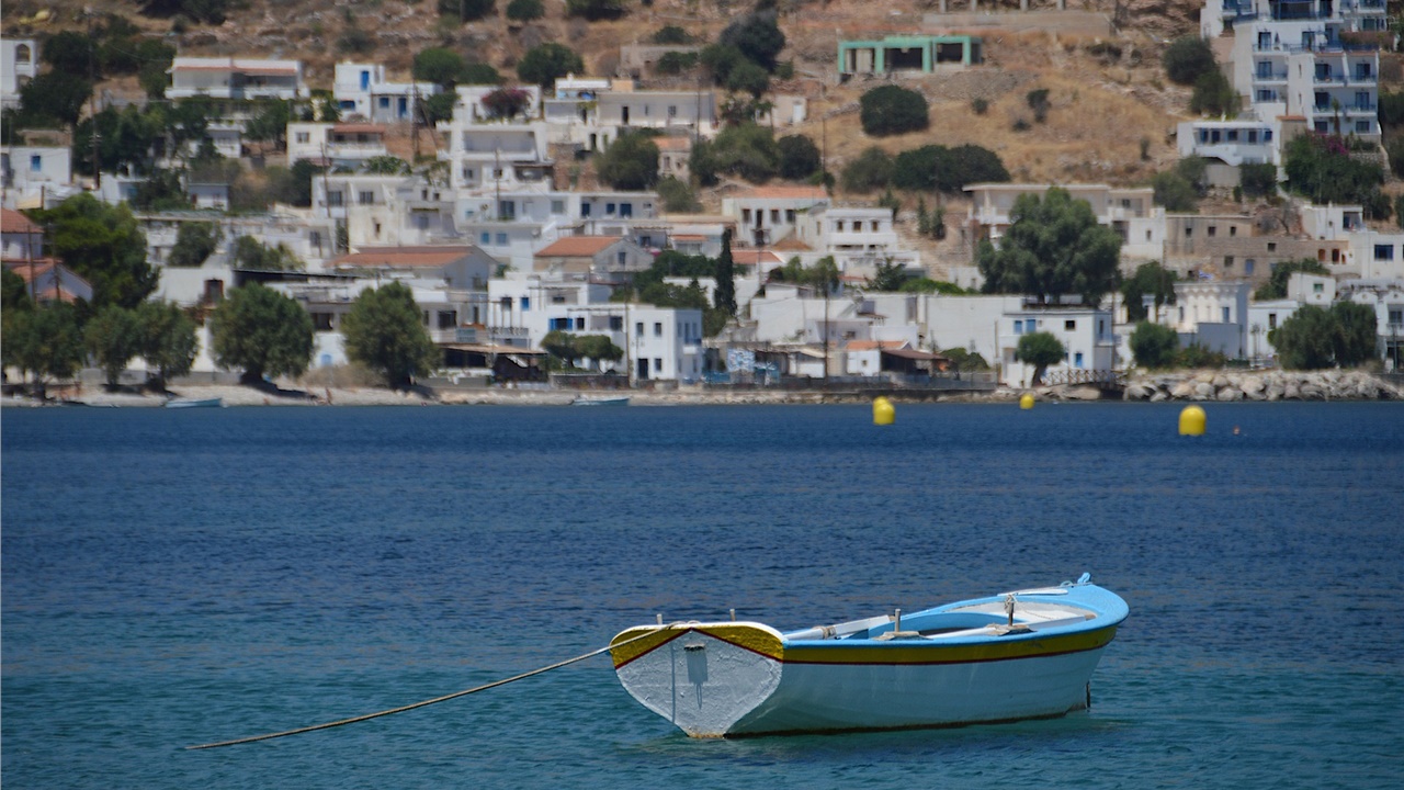 ΥΠΕΝ: Μνημόνιο συνεργασίας για μετατροπή της Χάλκης σε «πράσινο»...