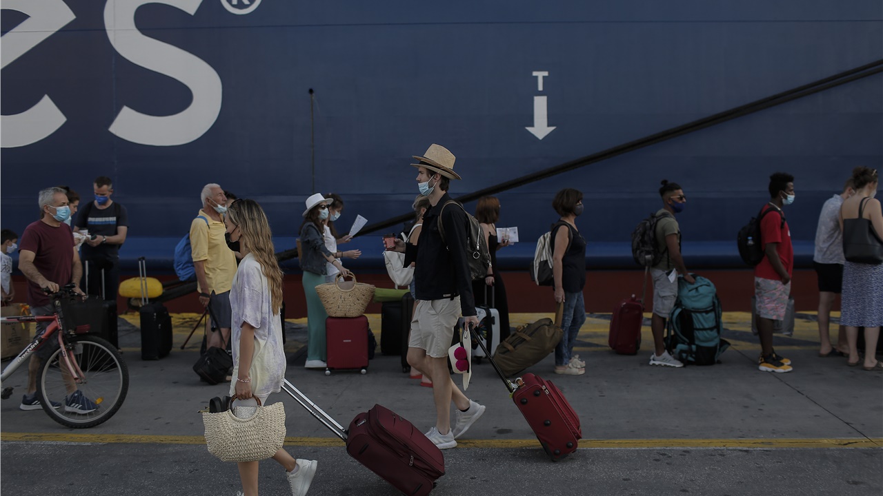Όλα τα νέα μέτρα που ισχύουν από σήμερα - Πώς θα γίνονται οι...