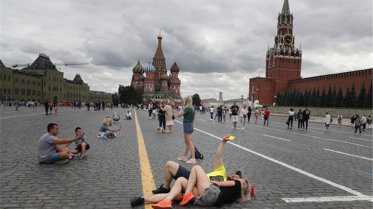 Νέο ρεκόρ κρουσμάτων στην Ρωσία - Aυξάνονται οι ανησυχίες στον...