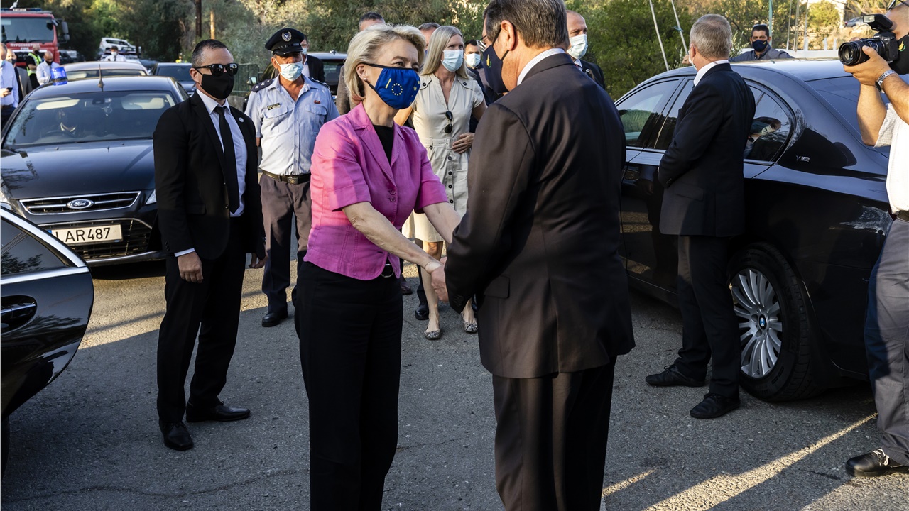 Ούρσουλα φον ντερ Λάιεν: Δεν θα αποδεχθούμε ποτέ λύση δύο κρατών...