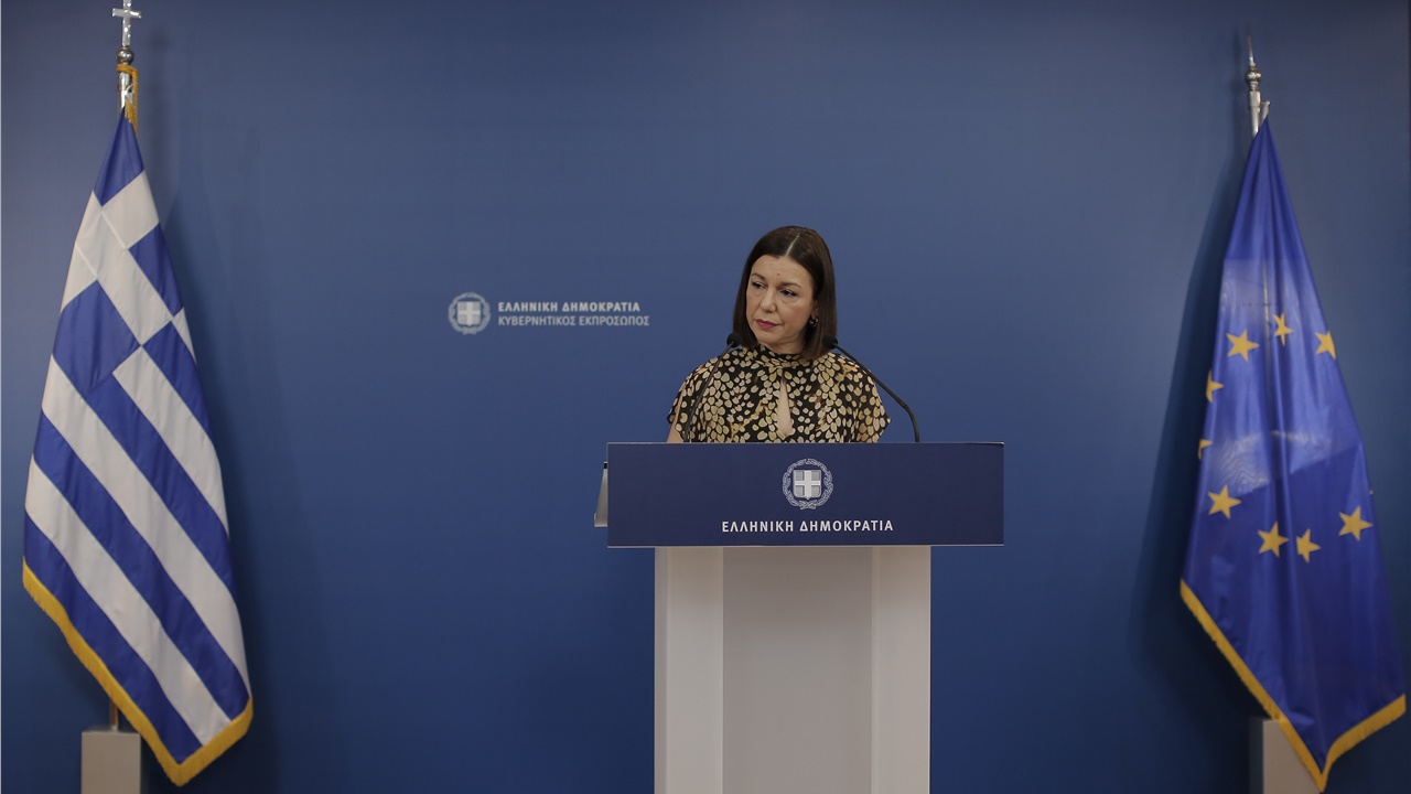 Την επόμενη εβδομάδα οι ανακοινώσεις σχετικά με την υποχρεωτικότητα...