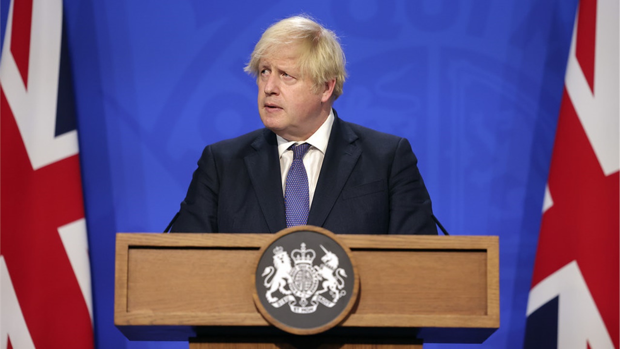 Αγγλία: Η κυβέρνηση επιβεβαίωσε την άρση των περισσότερων περιορισμών...