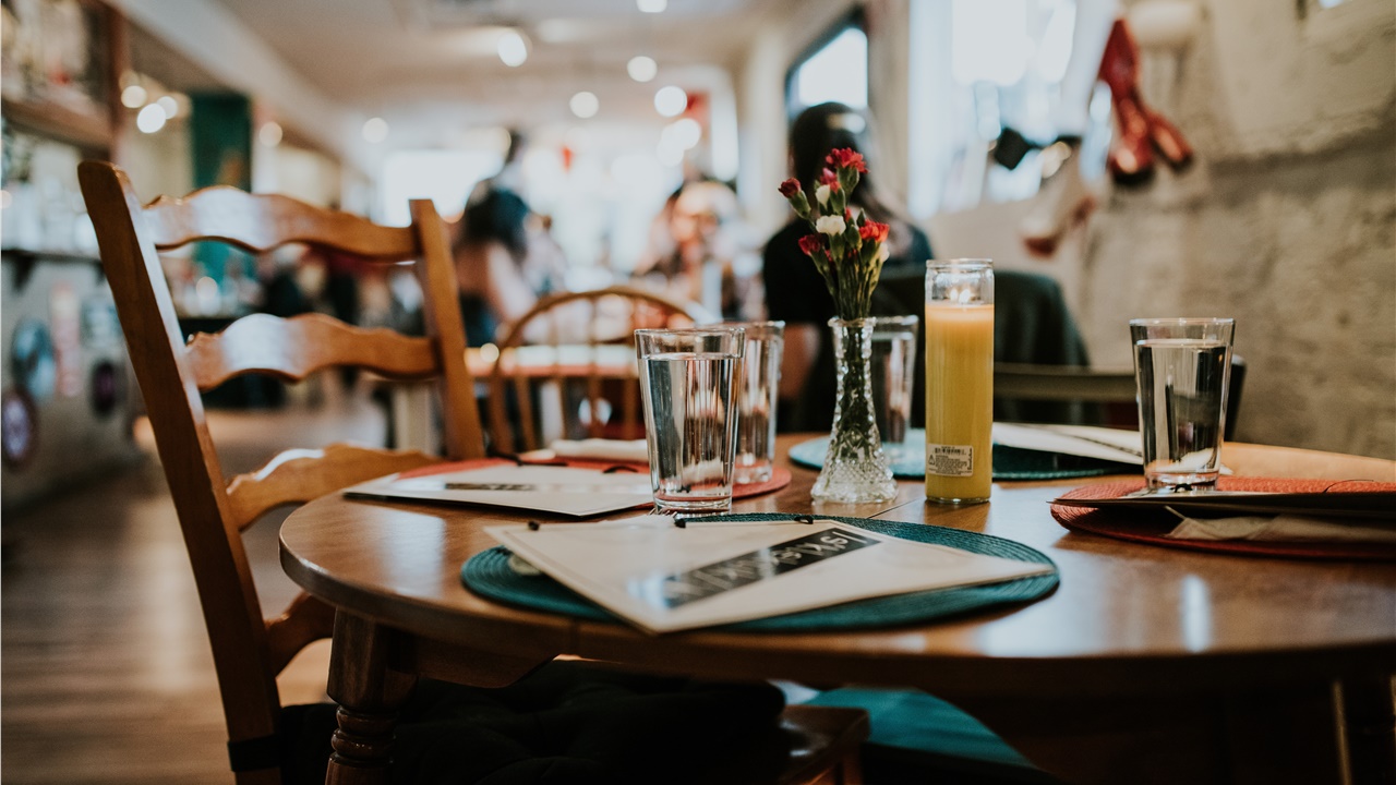 Πώς λειτουργούν από σήμερα εστίαση, χώροι ψυχαγωγίας και κέντρα...