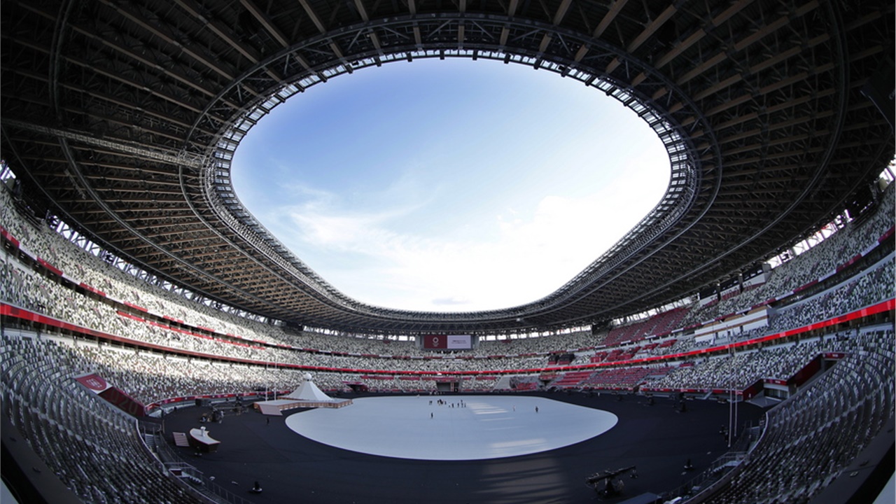 Τόκιο: Ζωντανή εικόνα έξω από το στάδιο όπου θα πραγματοποιηθεί η τελετή έναρξης των Ολυμπιακών Αγώνων