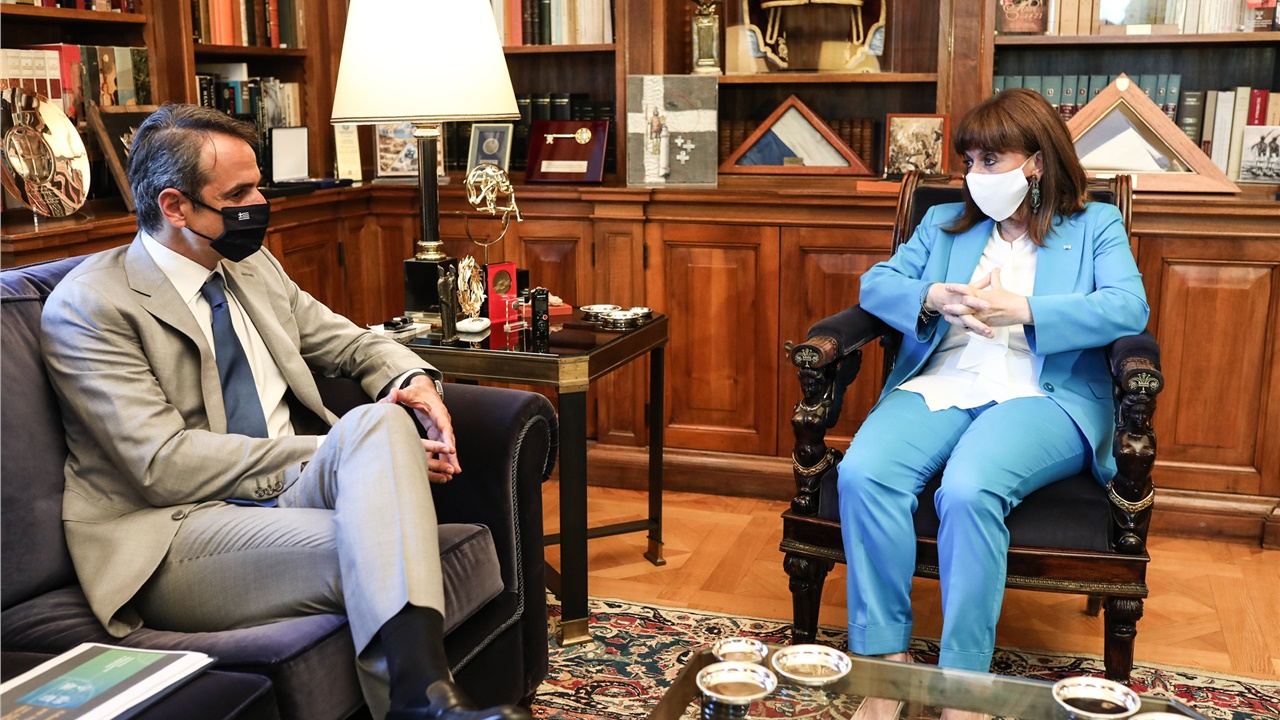 ΠτΔ: Μόνη ασφαλής λύση για την απαλλαγή από την πανδημία ο εμβολιασμός