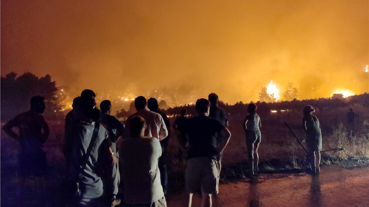 Δύσκολη η κατάσταση σε βόρεια Εύβοια και Ολυμπία - Φτάνει βοήθεια...
