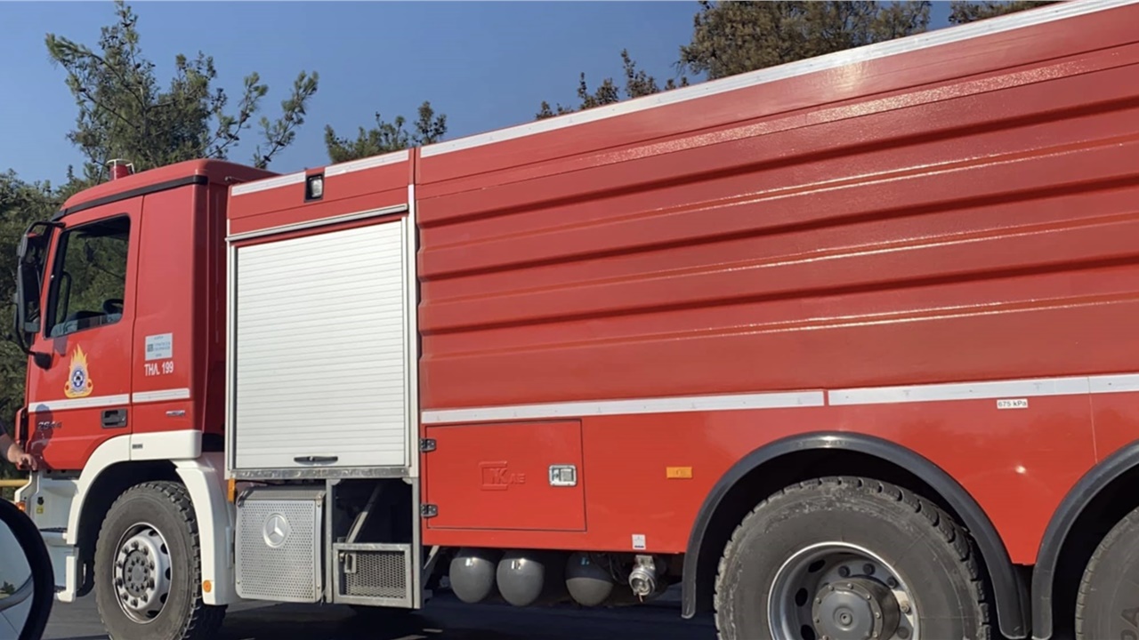 Πυρκαγιά στην Κάρυστο Ευβοίας – Εκκενώθηκαν προληπτικά το Μαρμάρι...