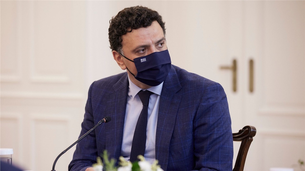 Β. Κικίλιας: Ξεκινά πιλοτικό πρόγραμμα με εμβολιασμούς σε πλατείες,...