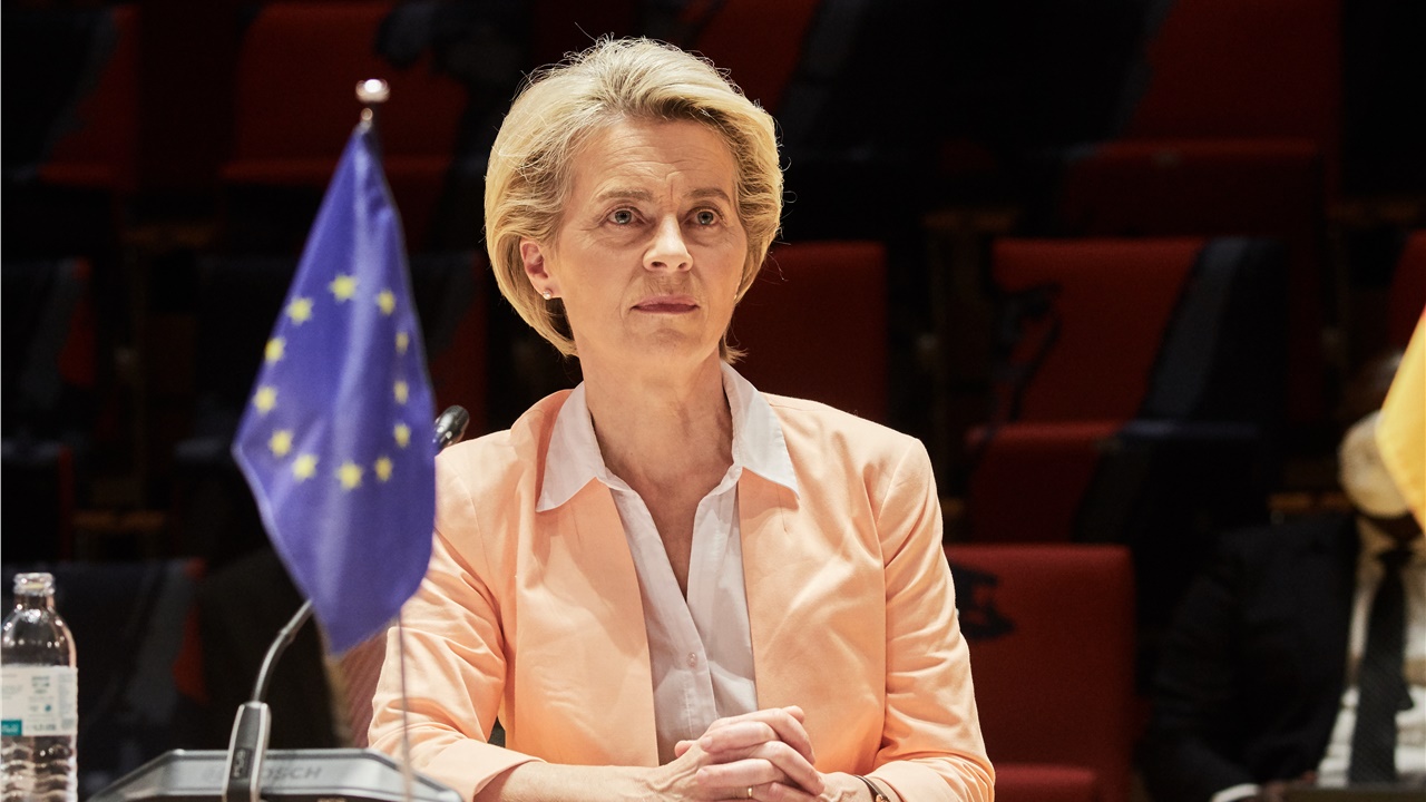 Φον Ντερ Λάιεν: Το 70% των ενηλίκων στην ΕΕ είναι πλήρως εμβολιασμένο.