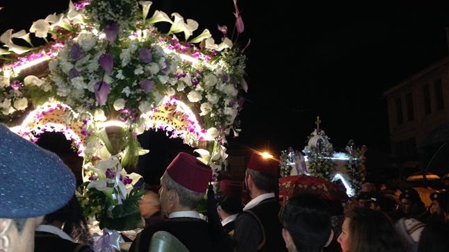 Σε κατανυκτική ατμόσφαιρα η συνάντηση των επιταφίων στην πλατεία...