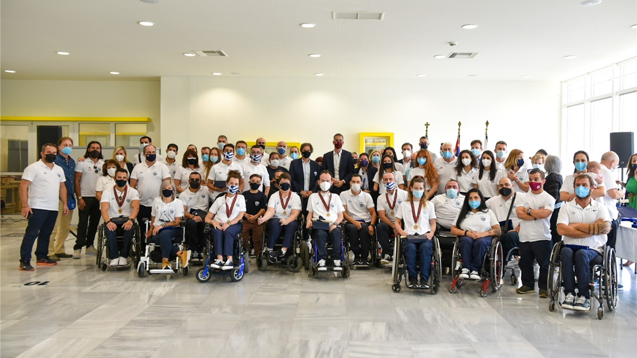 Ο Δήμος Αθηναίων βράβευσε τους αθλητές της Ελληνικής Παραολυμπιακής...