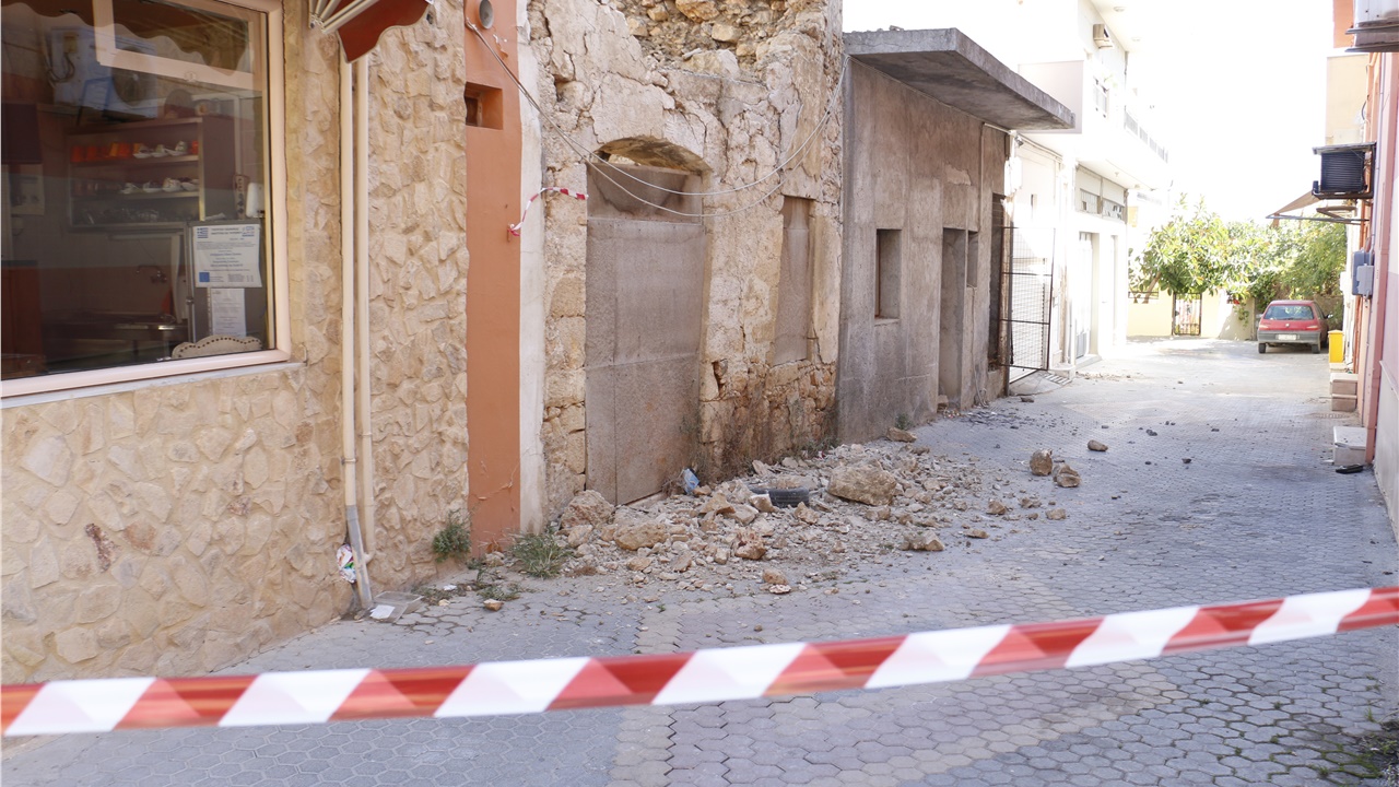 Ένας νεκρός και εννέα τραυματίες από τον σεισμό στην Κρήτη -...