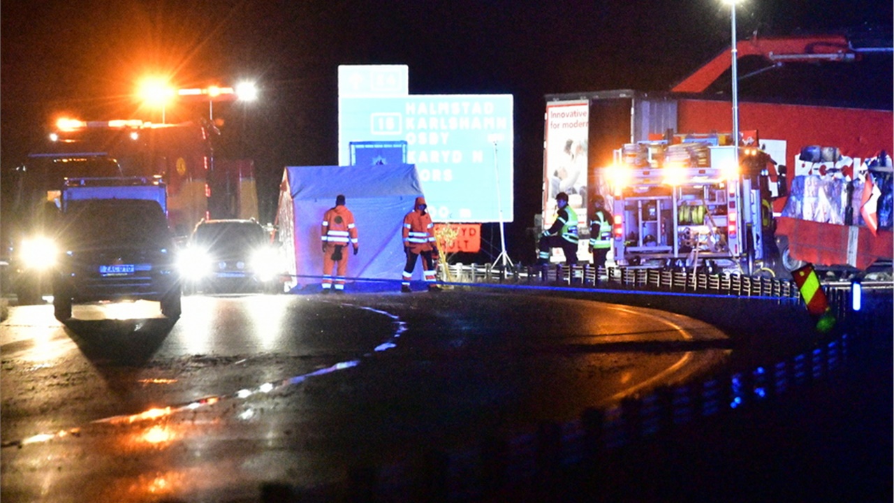 Σουηδία: Νεκρός σε τροχαίο ο σκιτσογράφος που προκάλεσε παγκόσμιο...