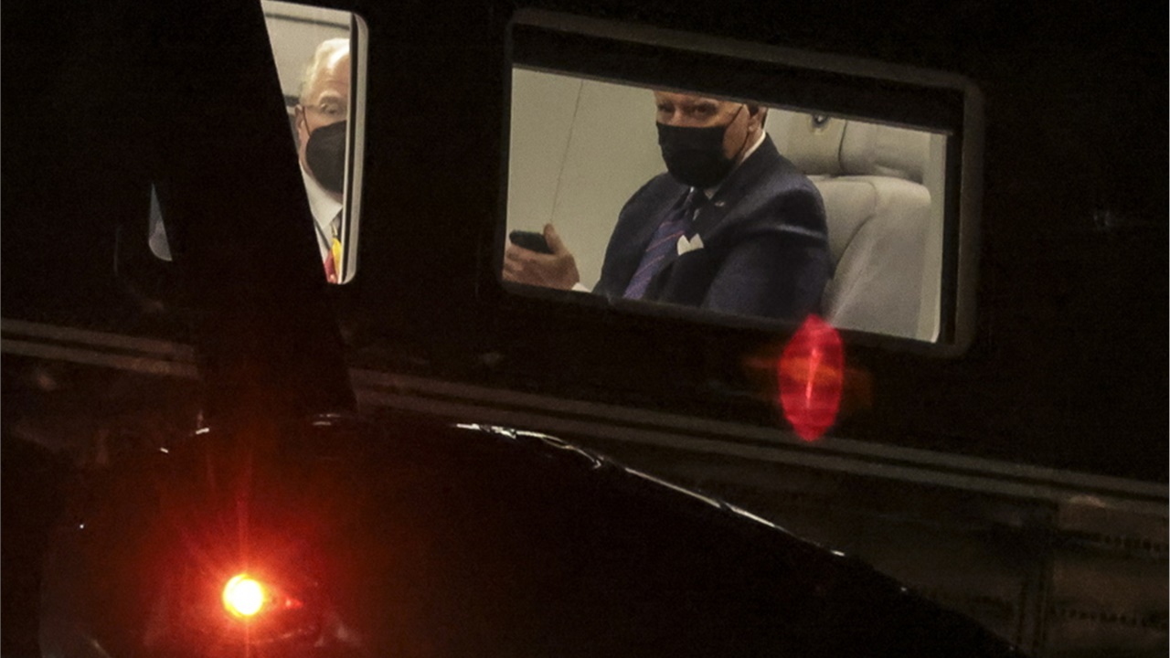 ΗΠΑ: Ο Μπάιντεν αναβάλλει τον αποχαρακτηρισμό των απόρρητων αρχείων...