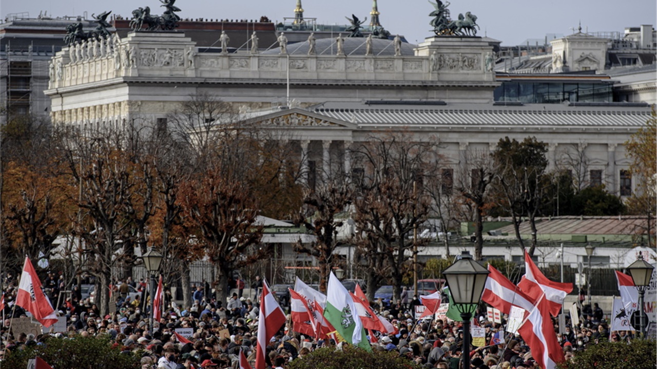 Covid-19: Η Αυστρία μπαίνει σε lockdown, ενώ η οργή κατά των...