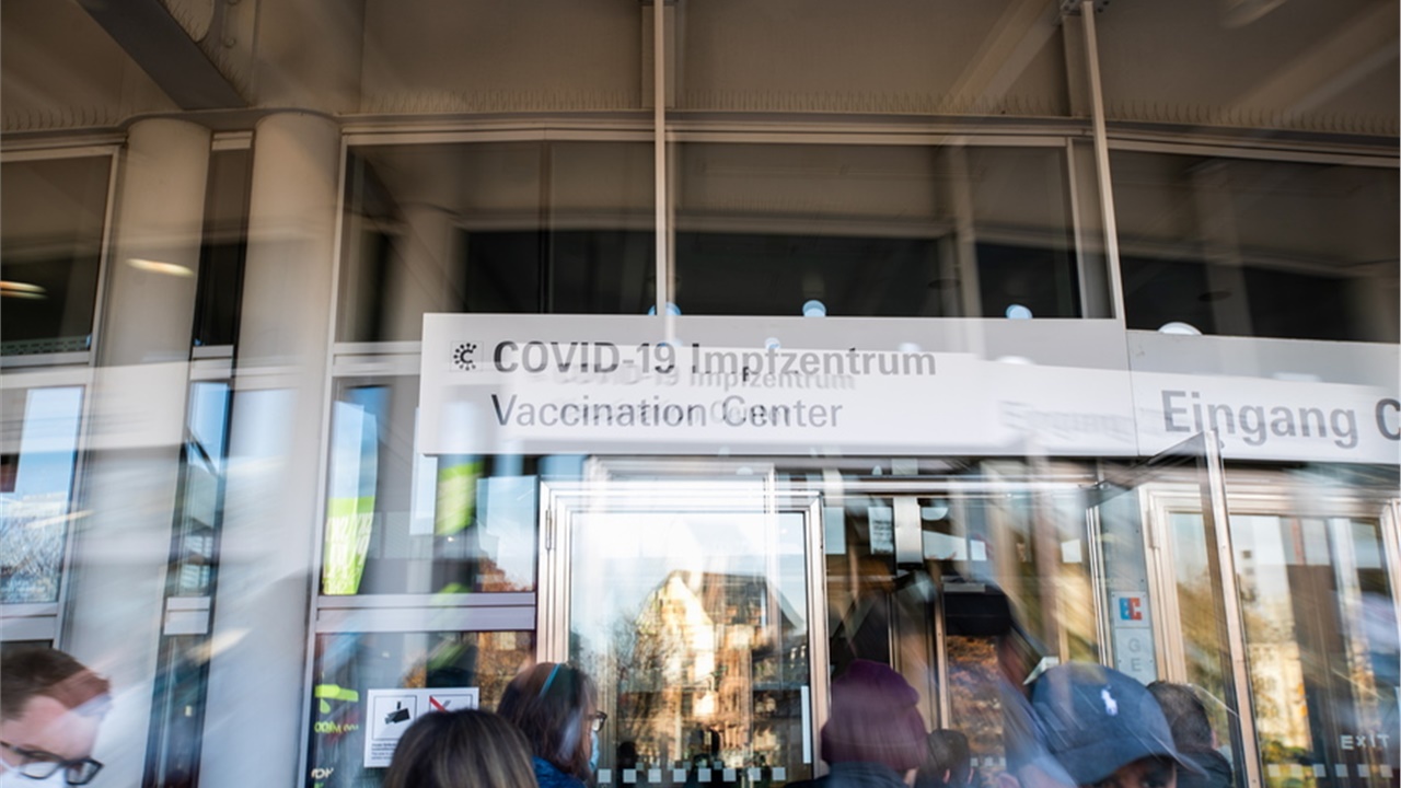 Γερμανία: Υπέρ του υποχρεωτικού εμβολιασμού κατά της COVID-19 η συντριπτική πλειοψηφία, σύμφωνα με δημοσκόπηση