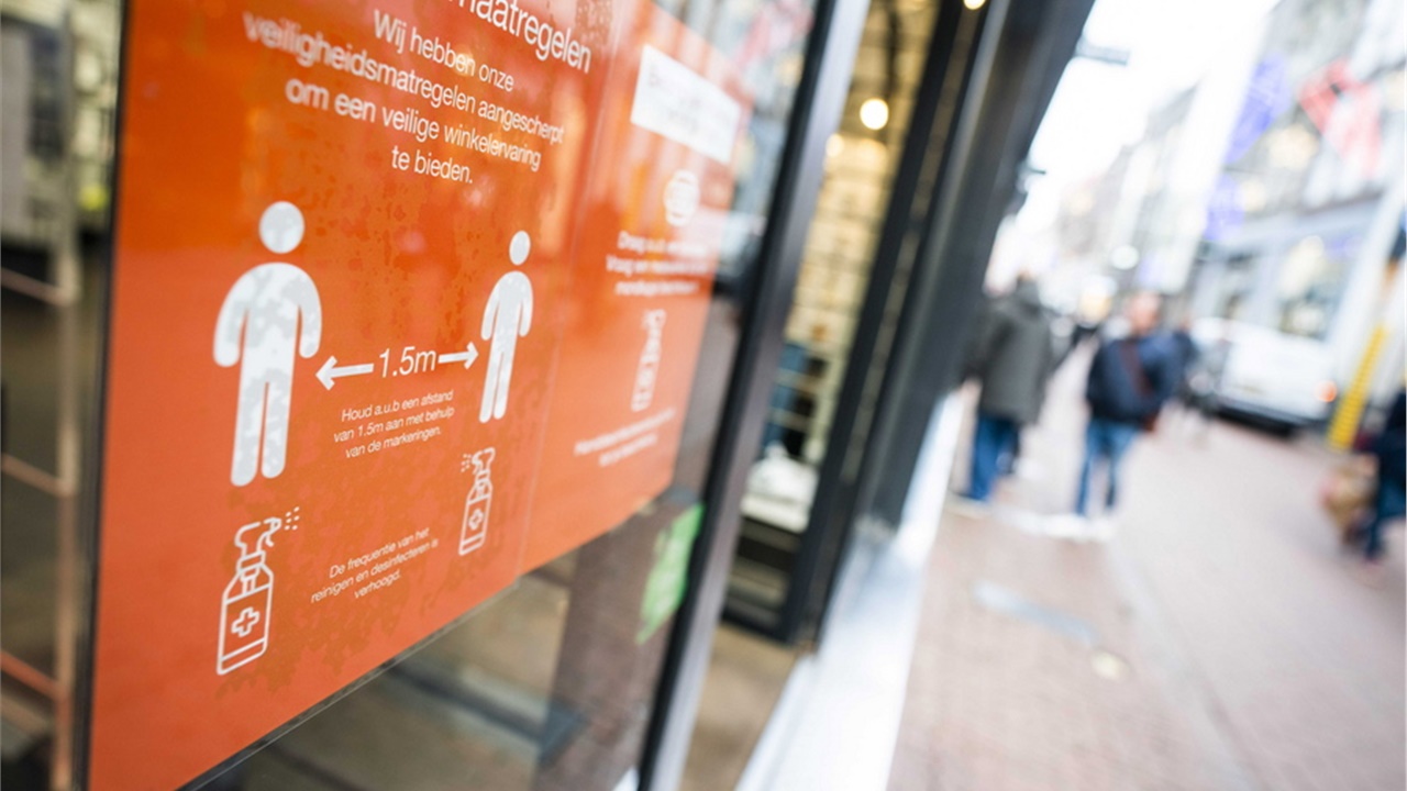 COVID-19: Το ECDC καλεί τις ευρωπαϊκές χώρες να λάβουν μέτρα...