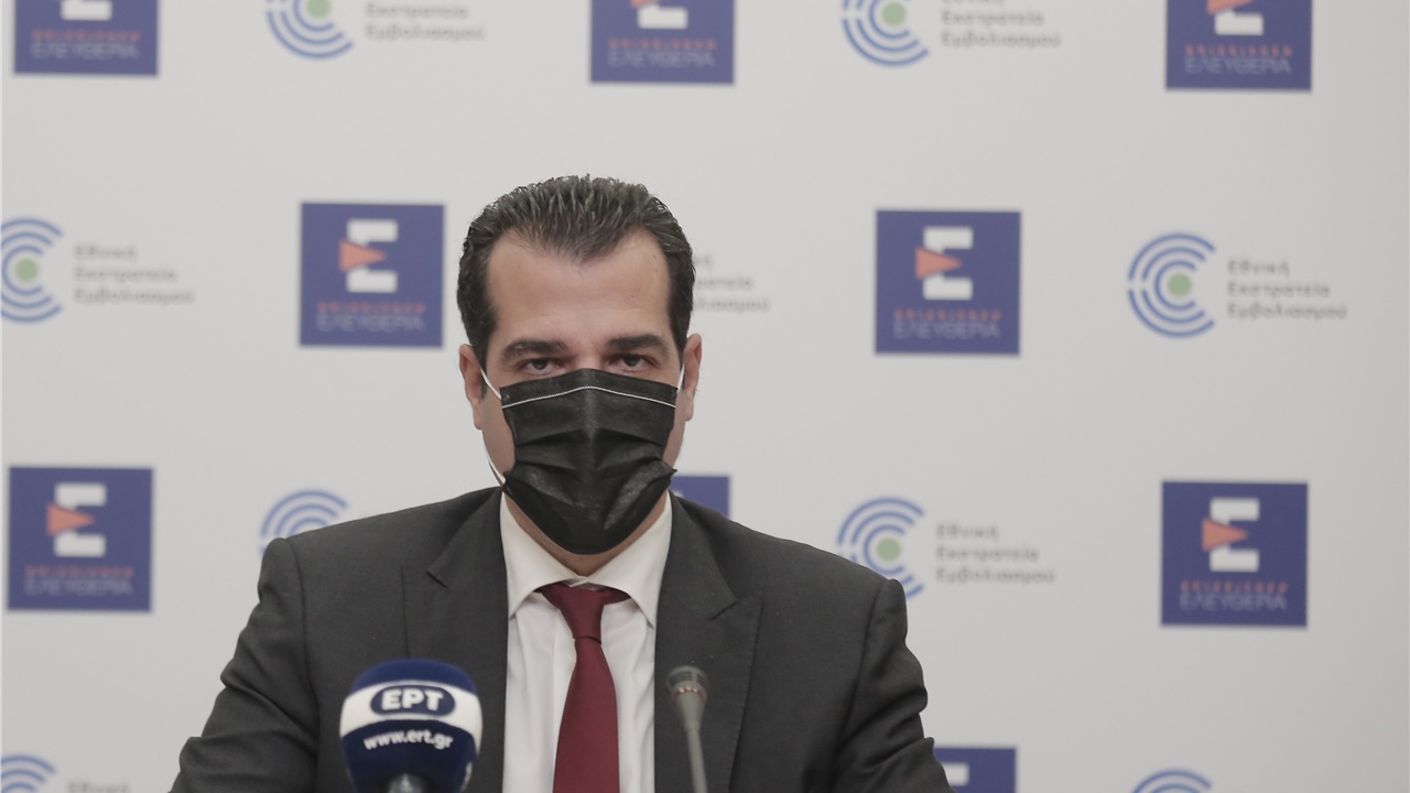 Θ. Πλεύρης για τα νέα μέτρα: Εμβόλια και στις ηλικίες 5-11 ετών...