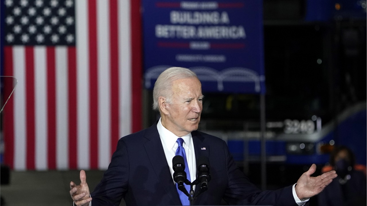 Περίπου 100 χώρες συμμετέχουν στη διαδικτυακή σύνοδο για τη δημοκρατία...