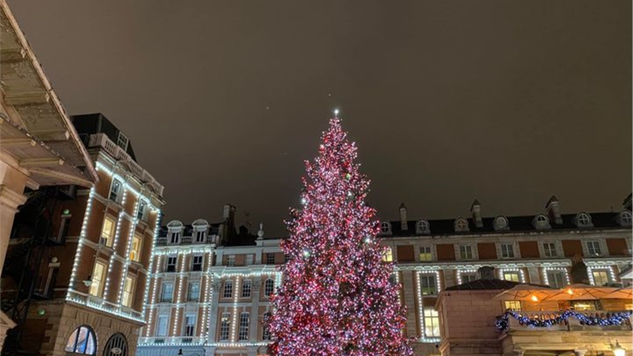 Χριστουγεννιάτικοι στολισμοί στο Λονδίνο.   #christmas2021 ...