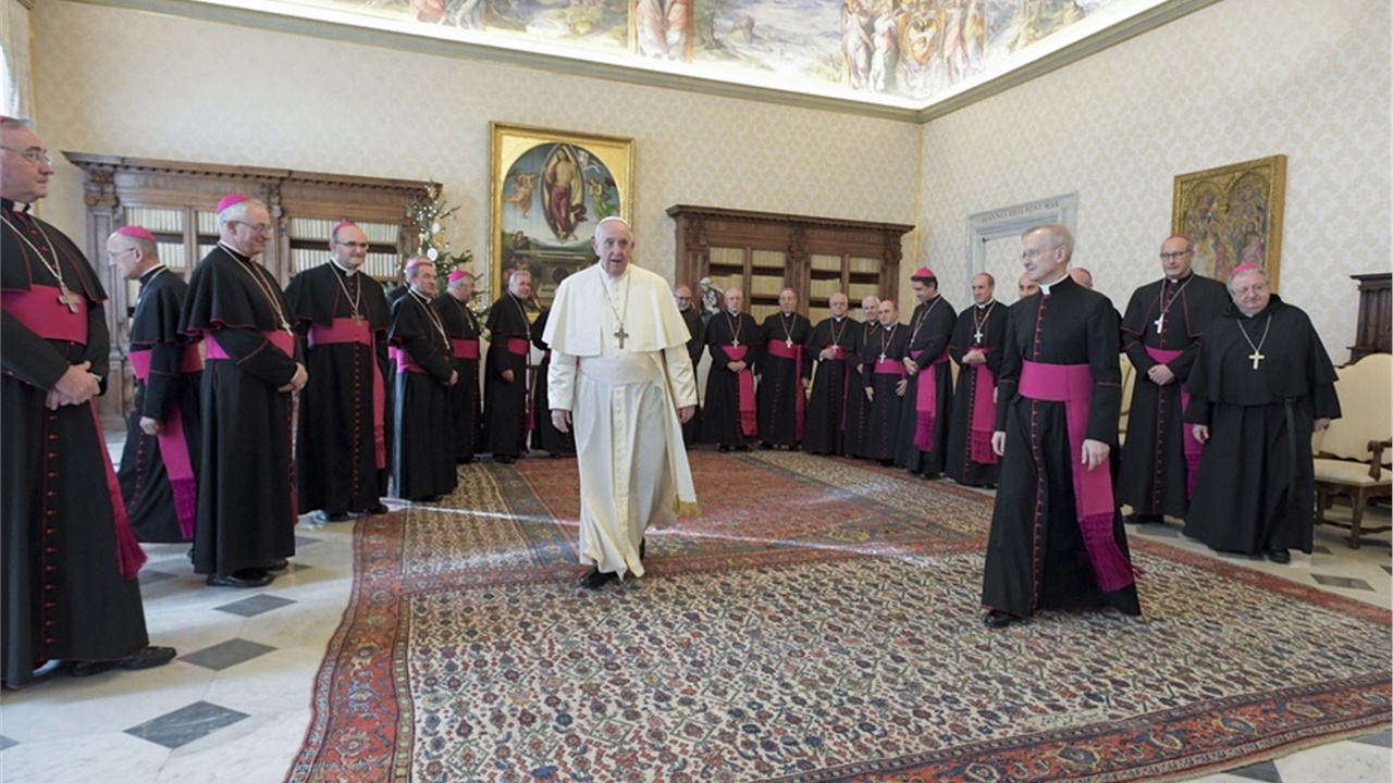 Ευχές από όλο τον κόσμο για τα 85α γενέθλια του πάπα Φραγκίσκου...