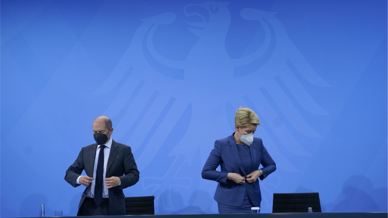 Γερμανία: Περιορισμούς και για εμβολιασμένους ανακοίνωσε η κυβέρνηση