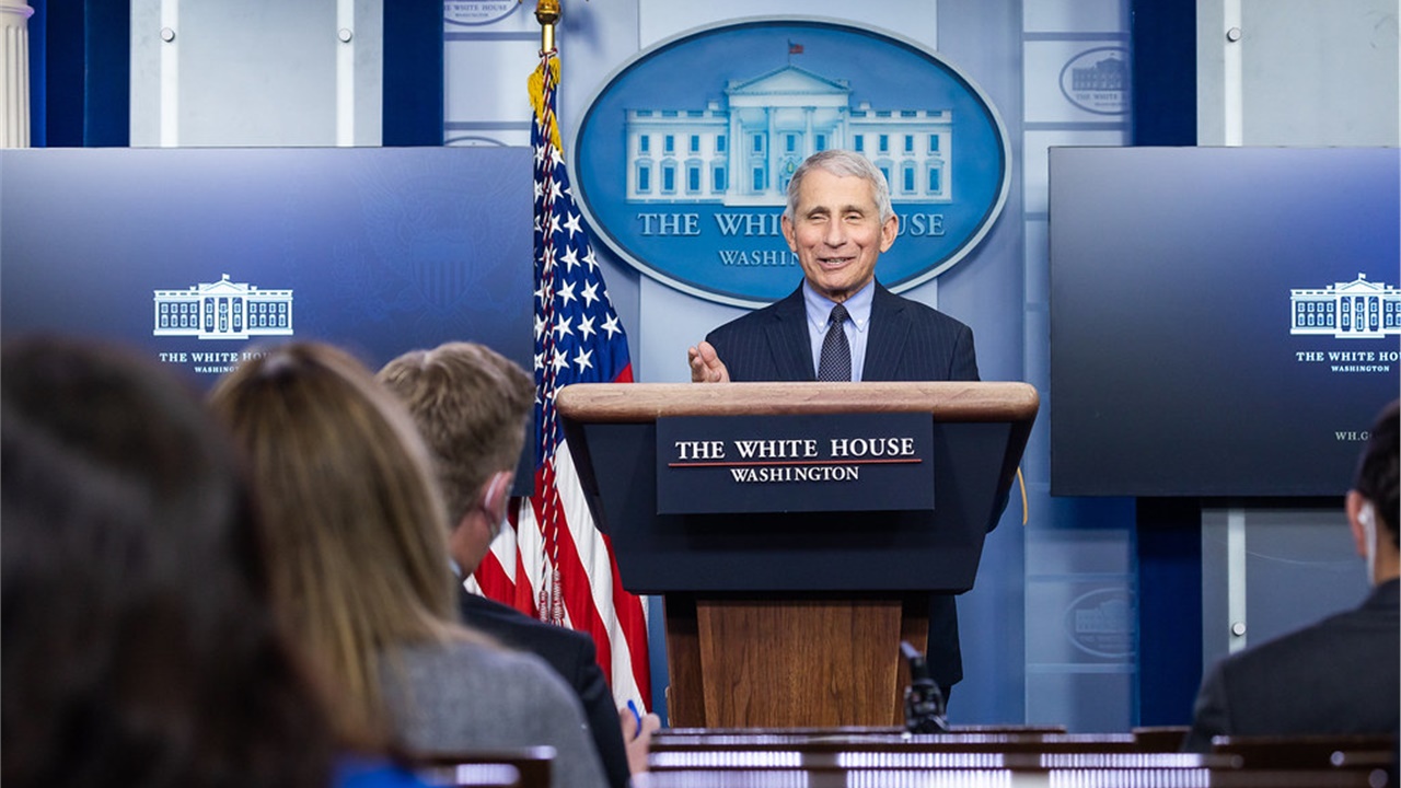 Covid-19:  Τι λέει ο Φάουτσι για το ενδεχόμενο τέταρτης δόσης