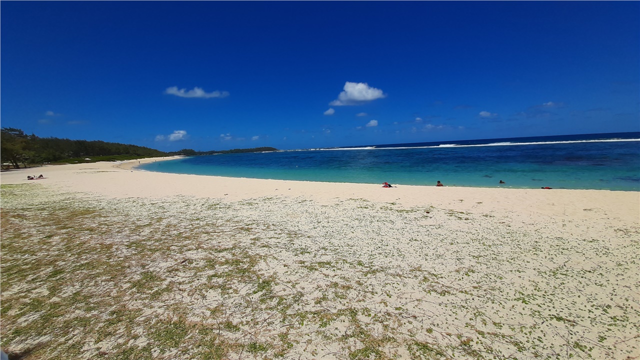 Πρωτοχρονιά στον Άγιο Μαυρίκιο- Ελληνίδα, μόνιμη κάτοικος στο...