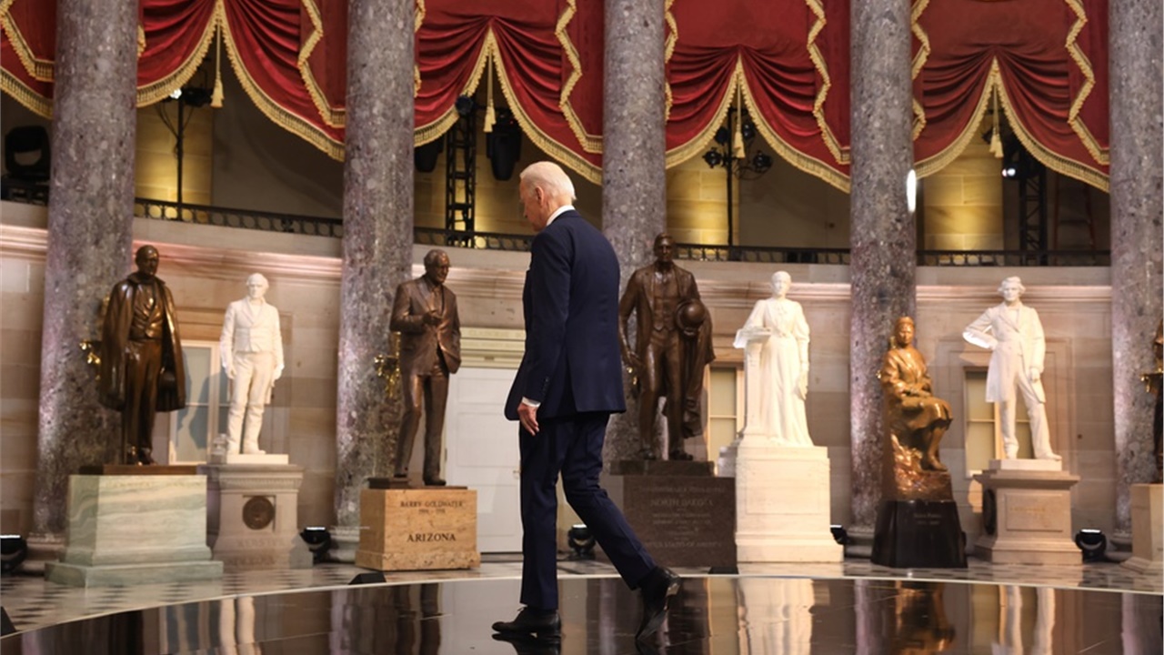 ΗΠΑ: Έναν χρόνο μετά την εισβολή στο Καπιτώλιο, Μπάιντεν και...