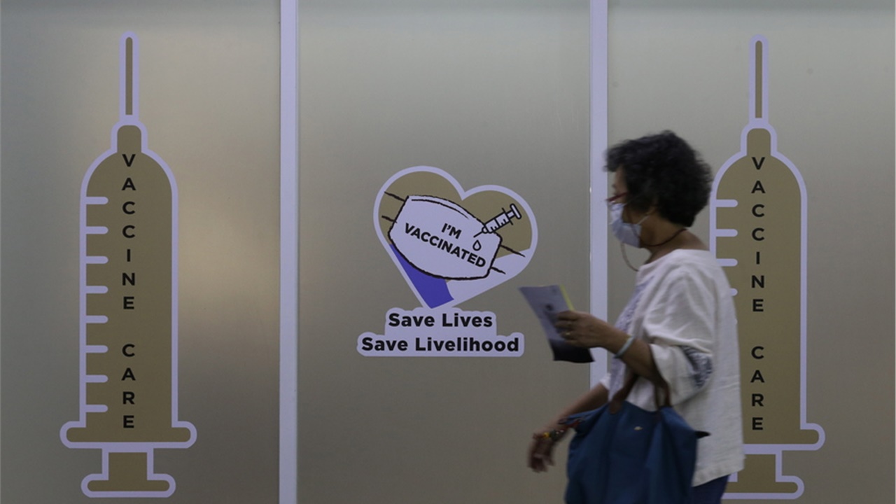 Τσουνάμι ή κυματάκι; Μπροστά στην Ομικρον, η παγκόσμια οικονομία...