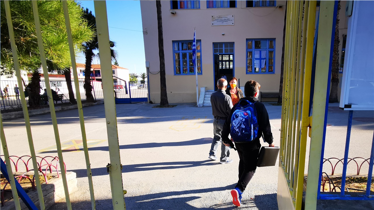 Ανιχνεύθηκαν 14.000 κρούσματα από τα self test σε μαθητές και...