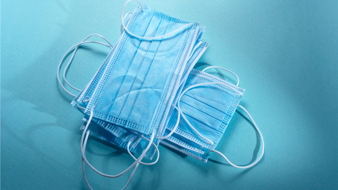 Α. Εξαδάκτυλος: Η μάσκα θα μας συνοδεύει για αρκετό καιρό ακόμα