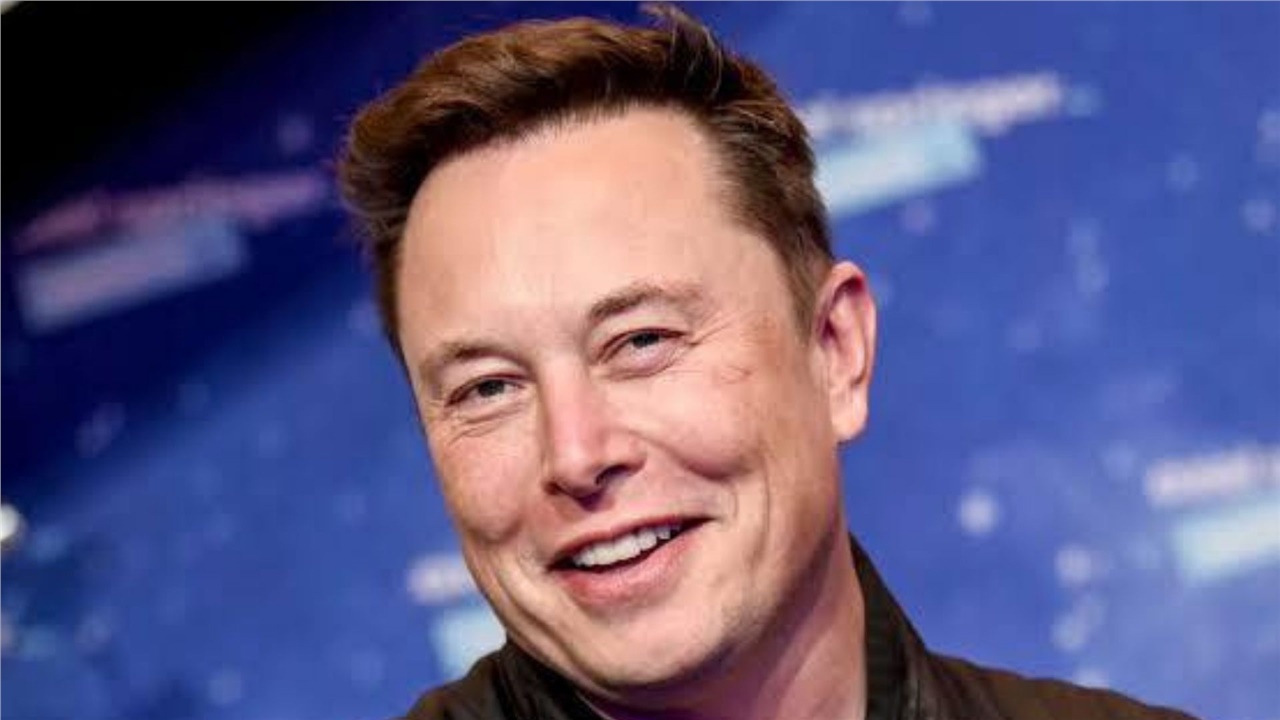 Βίντεο: Ο Ίλον Μασκ μιλάει για την τεχνητή νοημοσύνη και την...