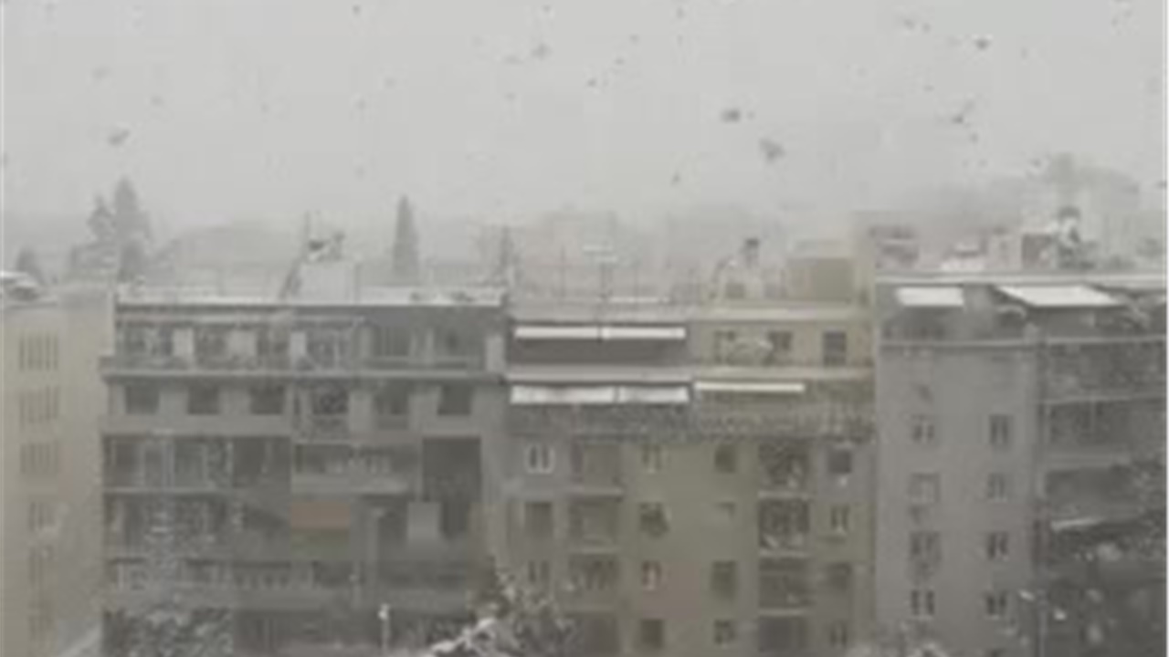 Timelapse από τη χιονισμένη Αθήνα 