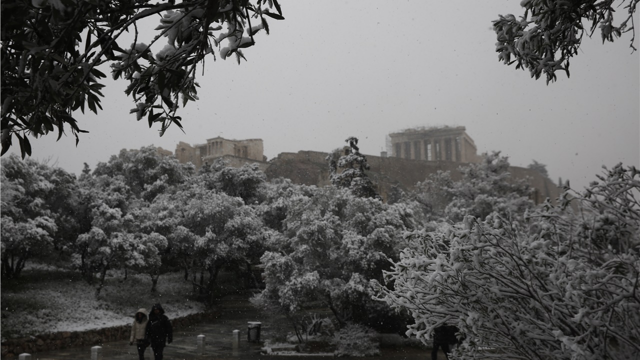«Ελπίς»: Σαρώνει τη χώρα το 2ο και εντονότερο κύμα της κακοκαιρίας