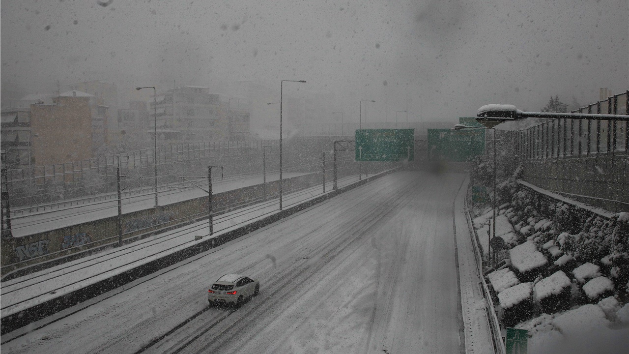 Από 2.000 ευρώ αποζημίωση ανά εγκλωβισμένο αυτοκίνητο στην Αττική...