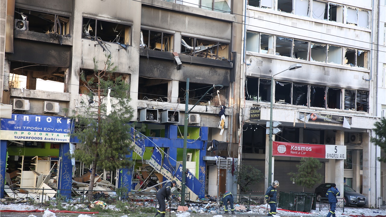 Eκρηξη σε κτήριο στη λεωφόρο Συγγρού: Ζημιές σε απόσταση 200...