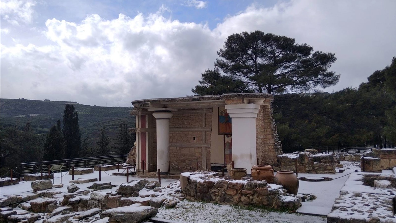 Κλειστά πολλά σημεία του οδικού δικτύου της Κρήτης λόγω της χιονόπτωσης...